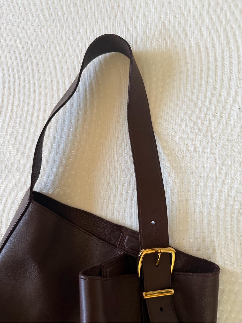 Madewell The Essential Bucket Tote in Dark Brown - Picture 3 of 5